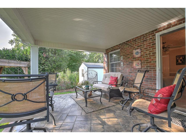 325 Steel Bridge Road Elizabethton, TN 37643 - Photo 4 of 35 sb24