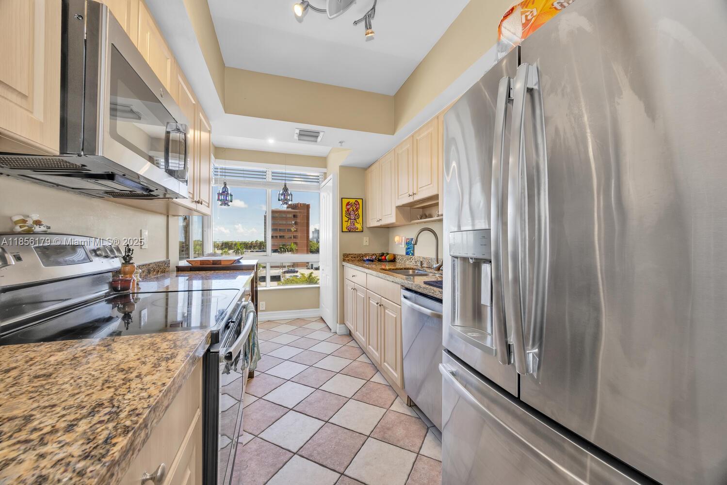 2501 Douglas Road, Unit 606 Miami, FL 33133 - Photo 13 of 40 Gallery Image 13