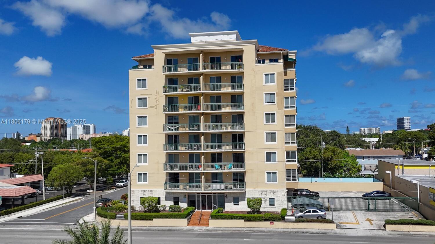 2501 Douglas Road, Unit 606 Miami, FL 33133 - Photo 3 of 40 Gallery Image 3