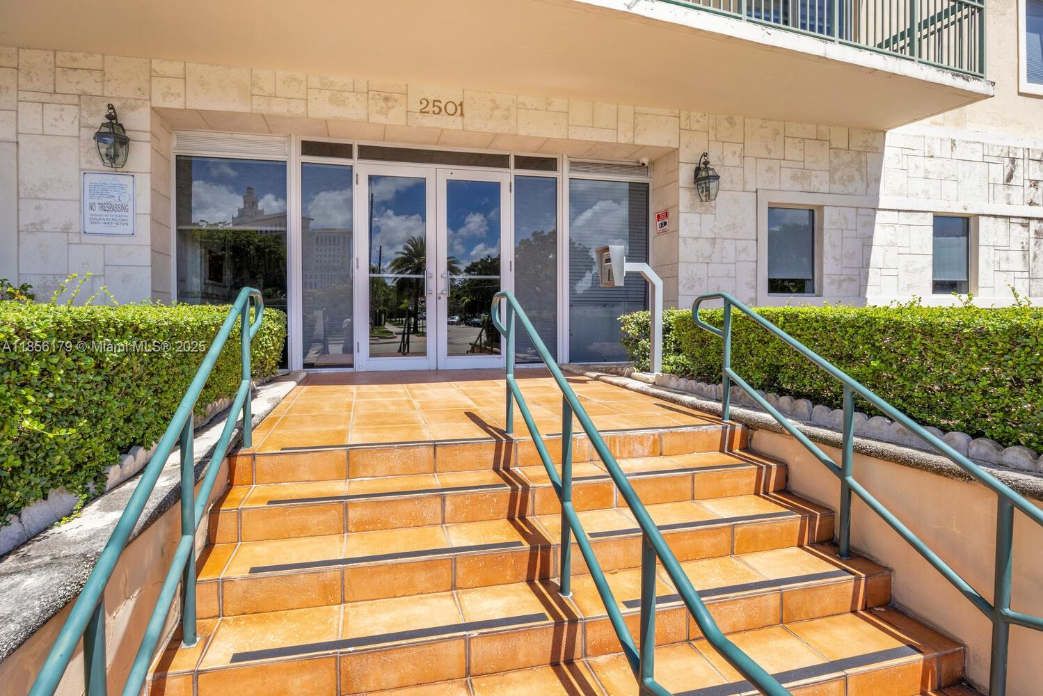 2501 Douglas Road, Unit 606 Miami, FL 33133 - Photo 4 of 40 Gallery Image 4