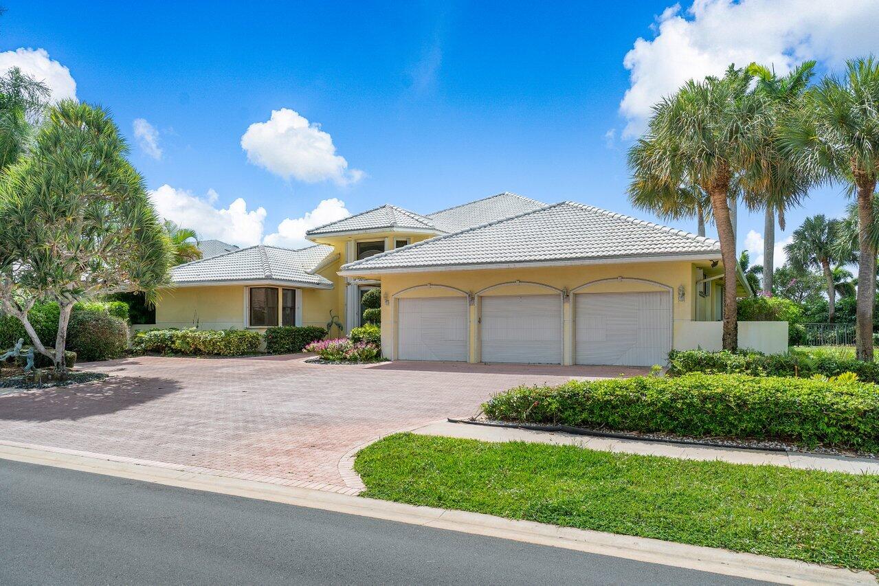 4580 Bocaire Boulevard Boca Raton, FL 33487 - Photo 4 of 55 002-4580BocaireBoulevard-BocaRaton-FL-33