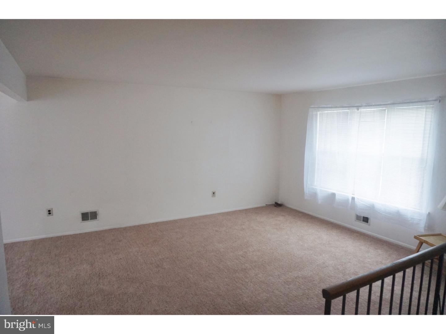 79 Dover Road Westampton, NJ 08060 - Photo 3 of 25 Living Room