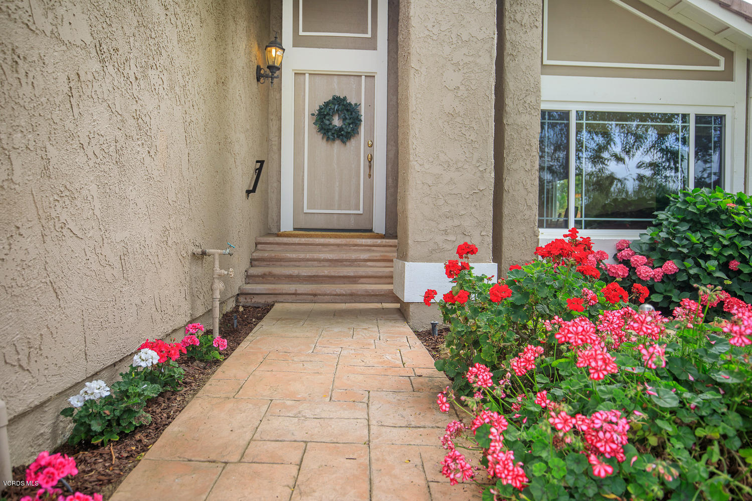 3544 Radcliffe Road Thousand Oaks, CA 91360 - Photo 2 of 27 a view of a house with flower pots
