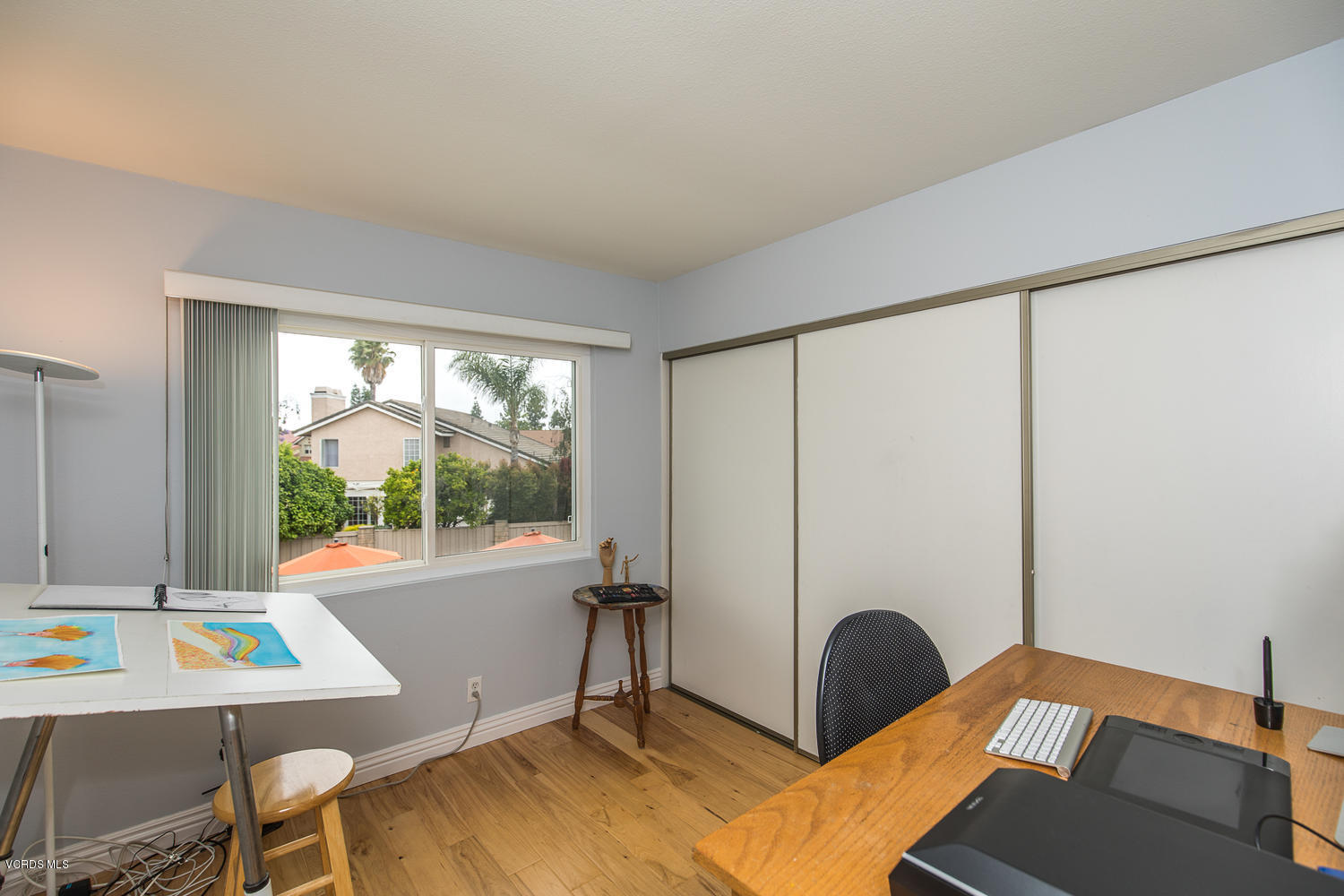 3544 Radcliffe Road Thousand Oaks, CA 91360 - Photo 23 of 27 a room with furniture and a window