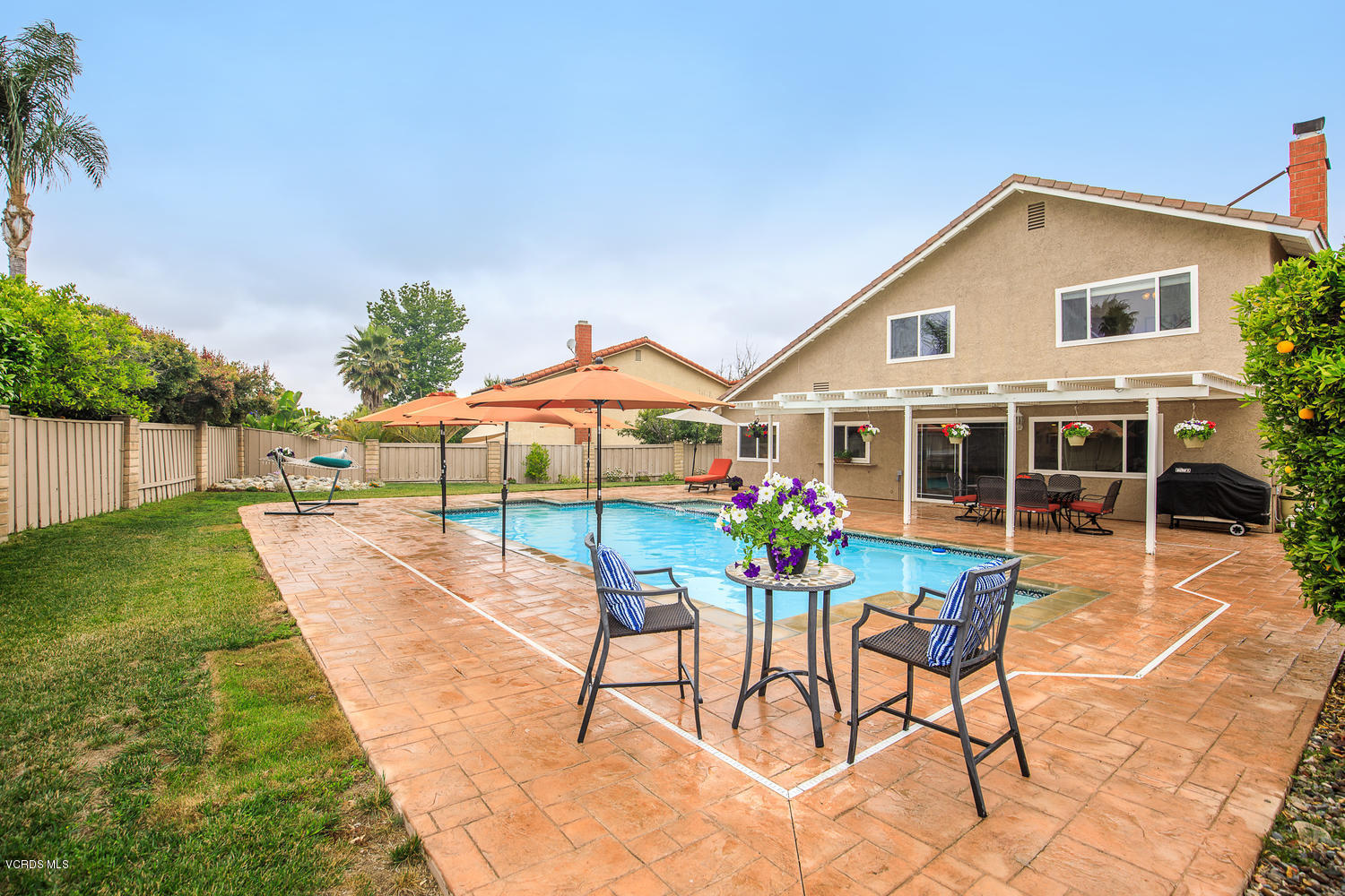 3544 Radcliffe Road Thousand Oaks, CA 91360 - Photo 25 of 27 a view of a house with backyard and sitting area
