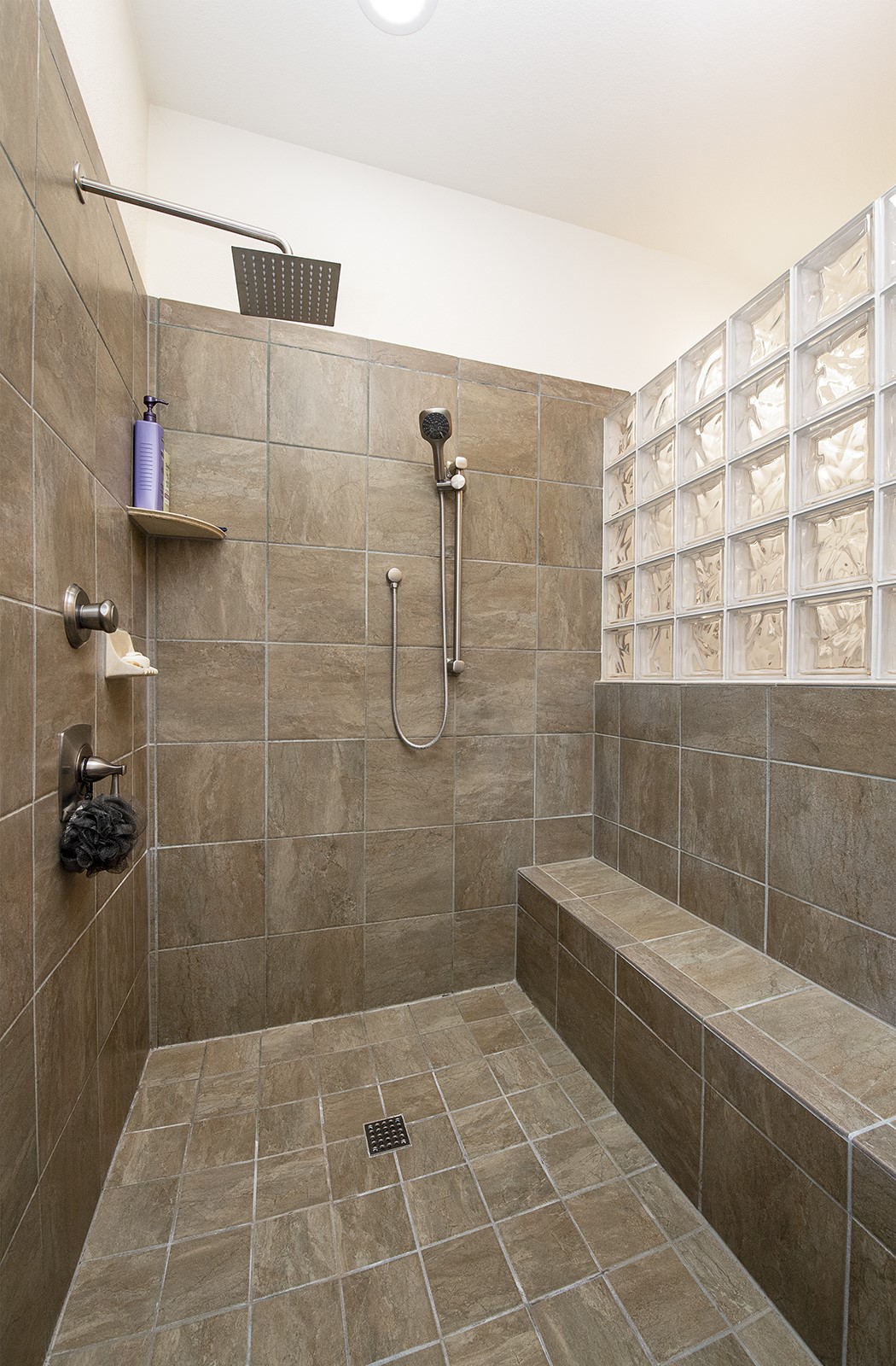 213 Acker Road Georgetown, TX 78633 - Photo 20 of 32 a bathroom with a shower