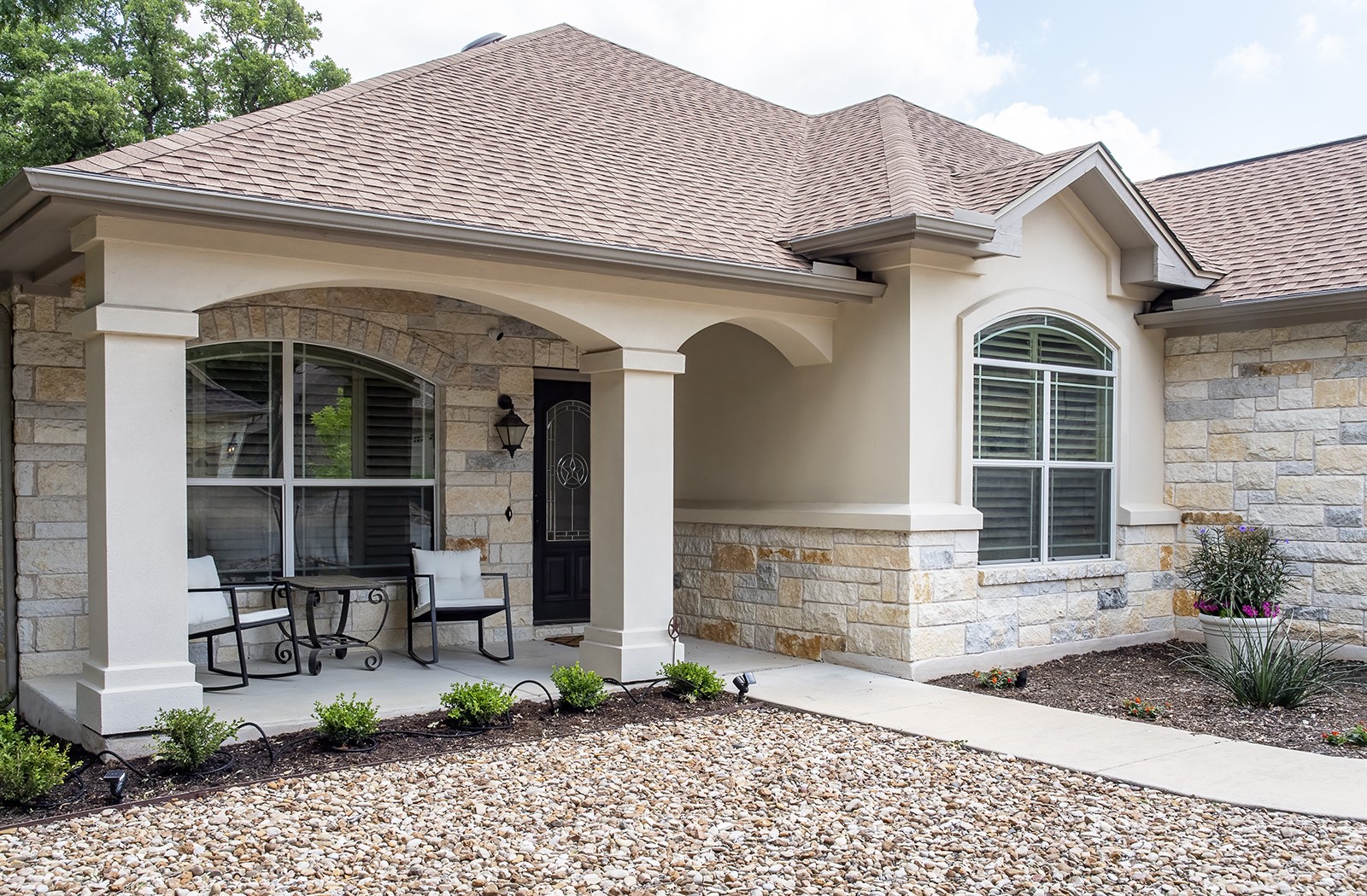 213 Acker Road Georgetown, TX 78633 - Photo 32 of 32 a front view of a house with garden