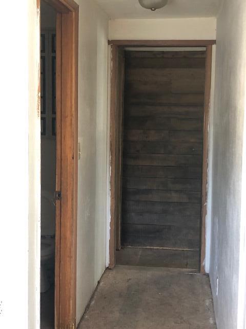 51686 Coach Road La Pine, OR 97739 - Photo 12 of 15 La Pine hallway.