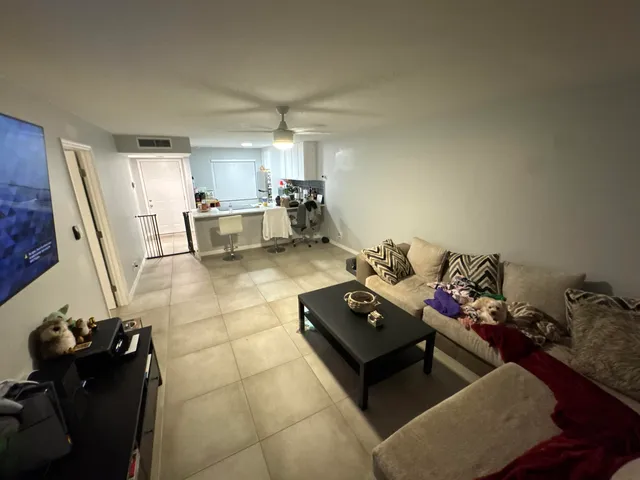 $179,900 | 3301 Northwest 47th Terrace, Unit 308, Lauderdale Lakes, FL 33319