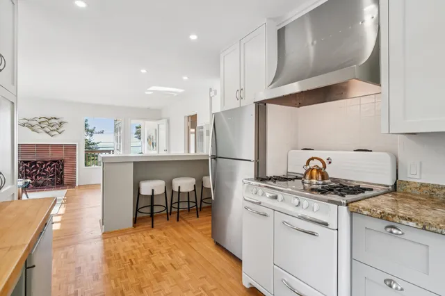 $995,000 | 209 Fairlawn Drive, Berkeley, CA 94708