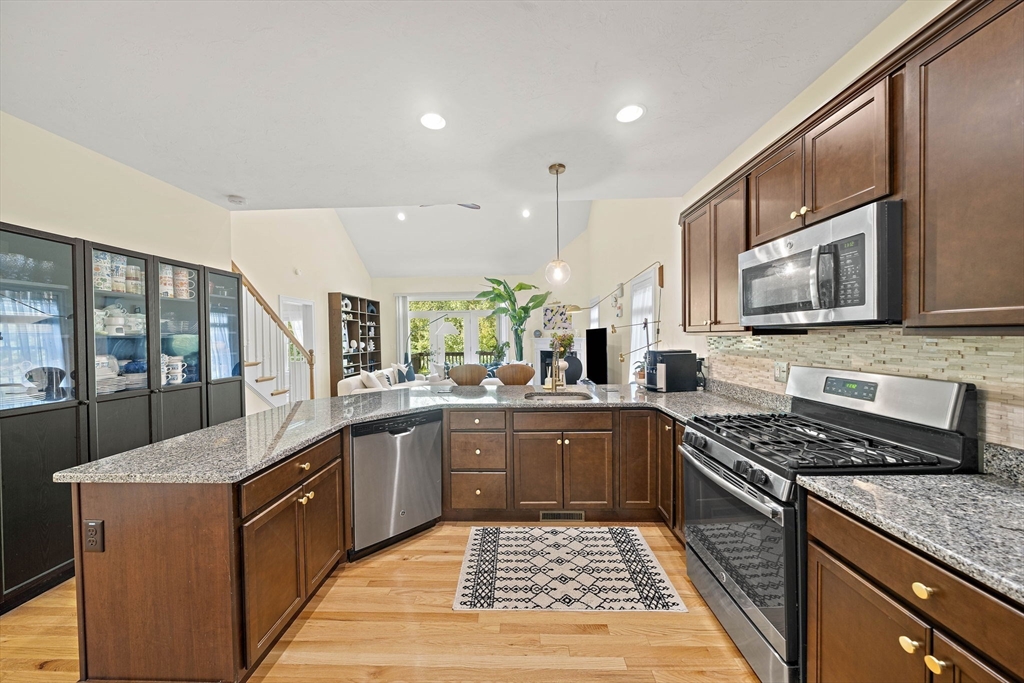 7 Lilac Circle, Unit B Groton, MA 01450 - Photo 9 of 41