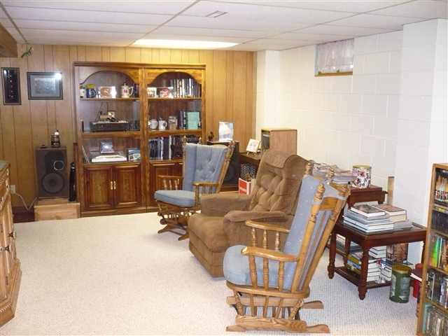 903 Hampton Road Washington, IL 61571 - Photo 12 of 15 Gallery Image 12