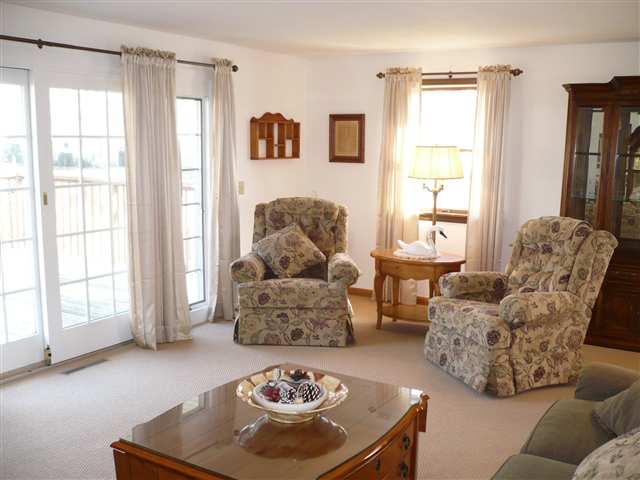 903 Hampton Road Washington, IL 61571 - Photo 2 of 15 Gallery Image 2