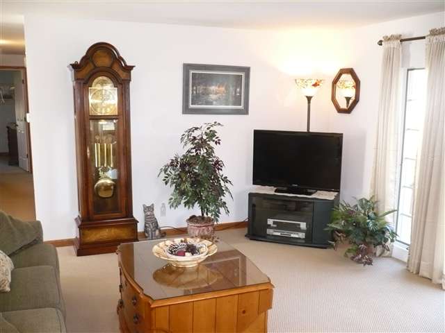 903 Hampton Road Washington, IL 61571 - Photo 3 of 15 Gallery Image 3