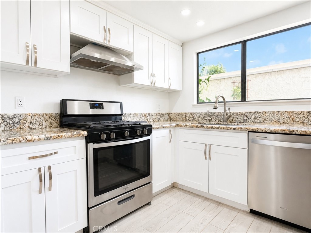 27943 Ridgebrook Court Rancho Palos Verdes, CA 90275 - Photo 11 of 42 Kitchen