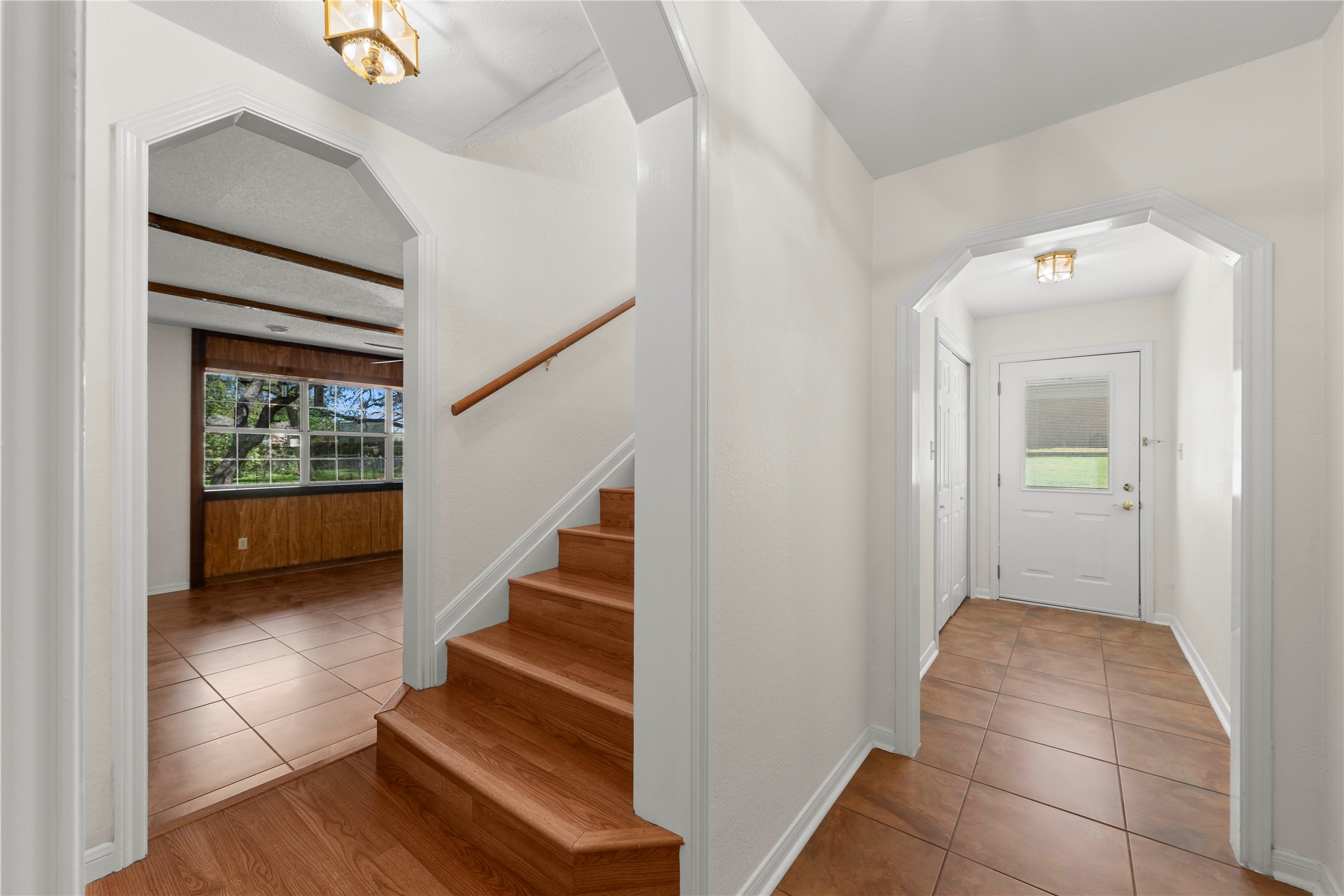 986 Benchmark Trail Belton, TX 76513 - Photo 12 of 31 a view of entryway and hall with wooden floor