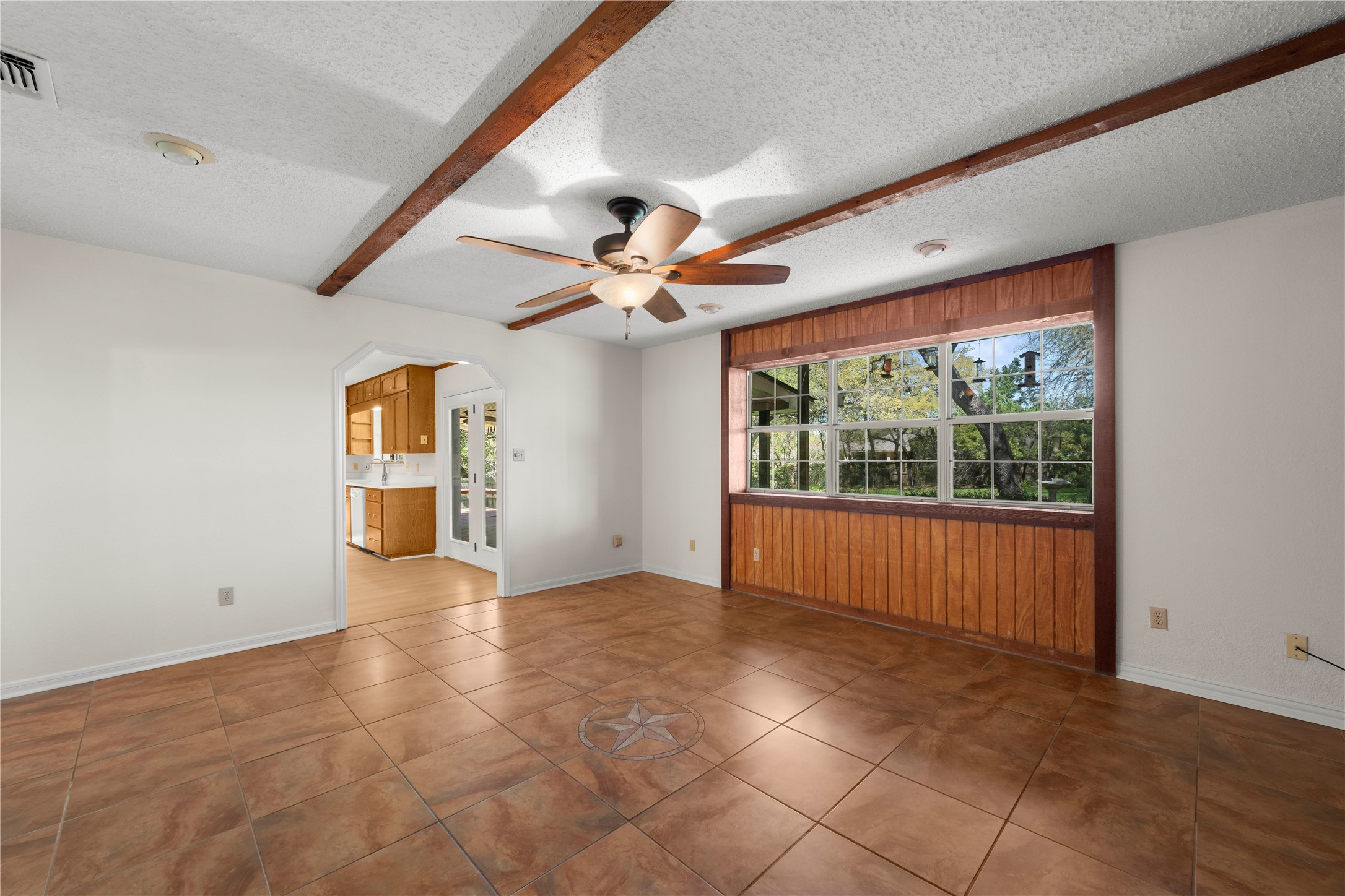 986 Benchmark Trail Belton, TX 76513 - Photo 10 of 31 a view of an empty room with a window