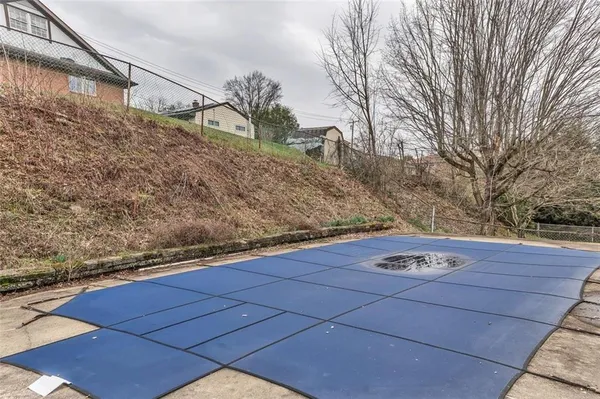 a view of a outdoor space