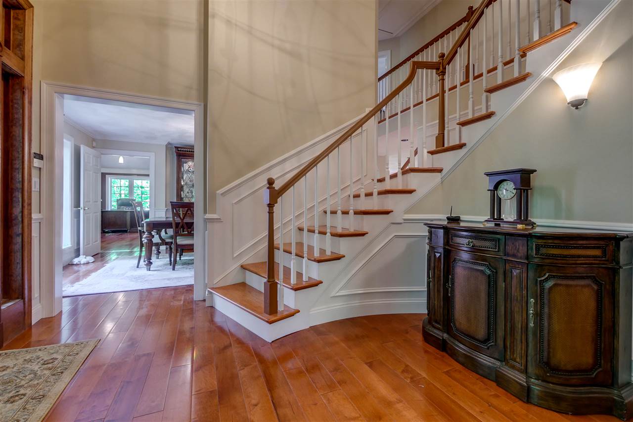 68 Haverhill Road Salem, NH 03079 - Photo 2 of 40