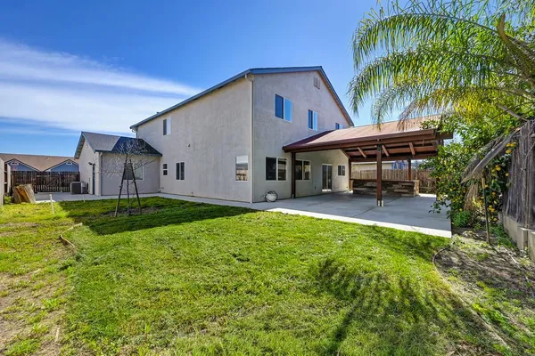 $625,000 | 1619 7th Street, Hughson, CA 95326