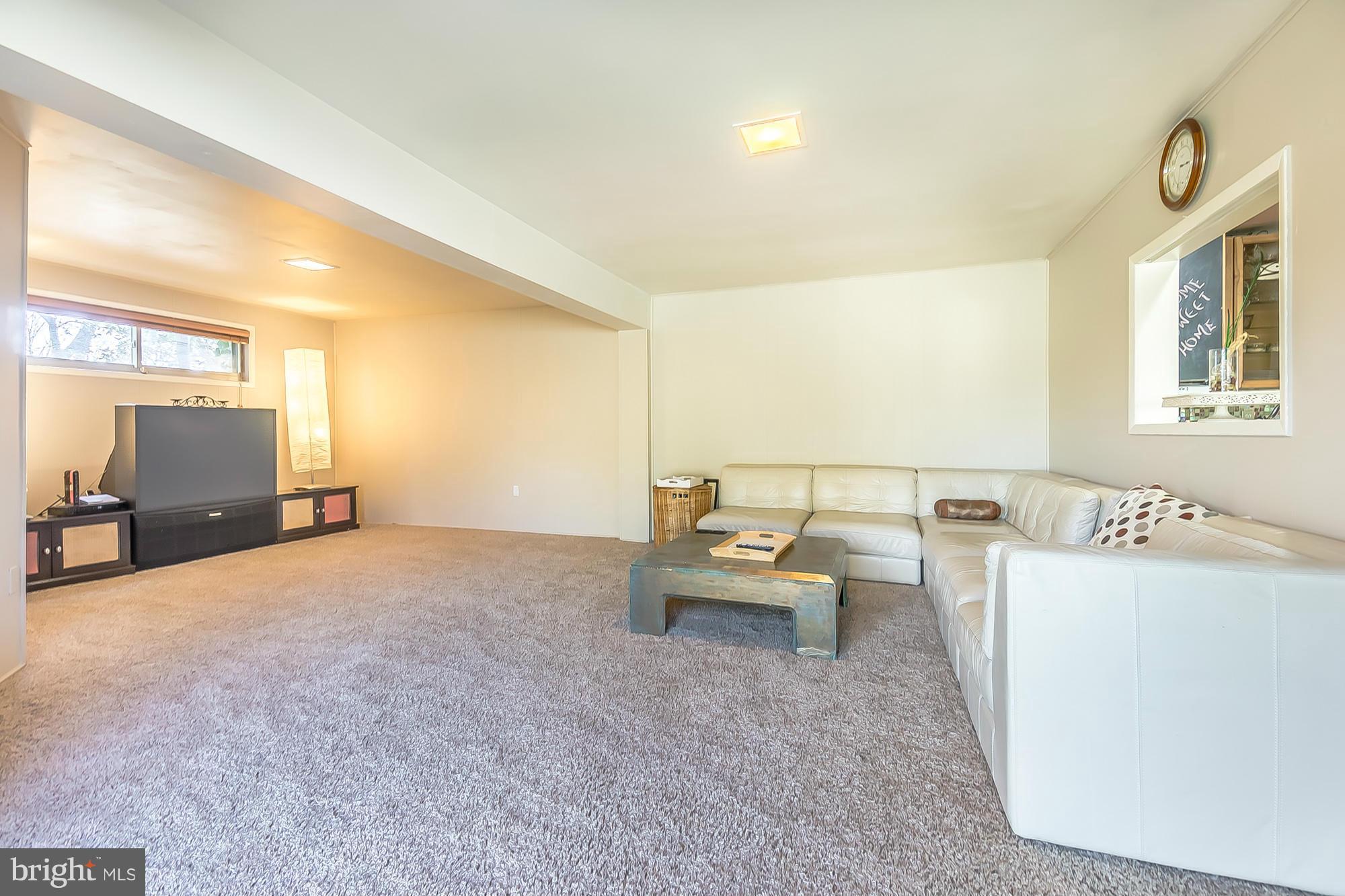 114 Bluff Terrace Silver Spring, MD 20902 - Photo 12 of 29 Family Room