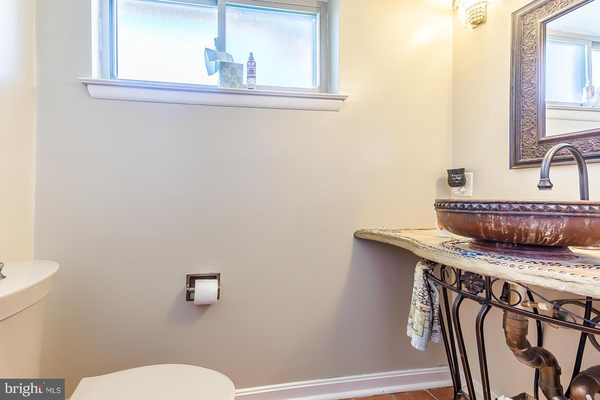 114 Bluff Terrace Silver Spring, MD 20902 - Photo 6 of 29 Half Bath
