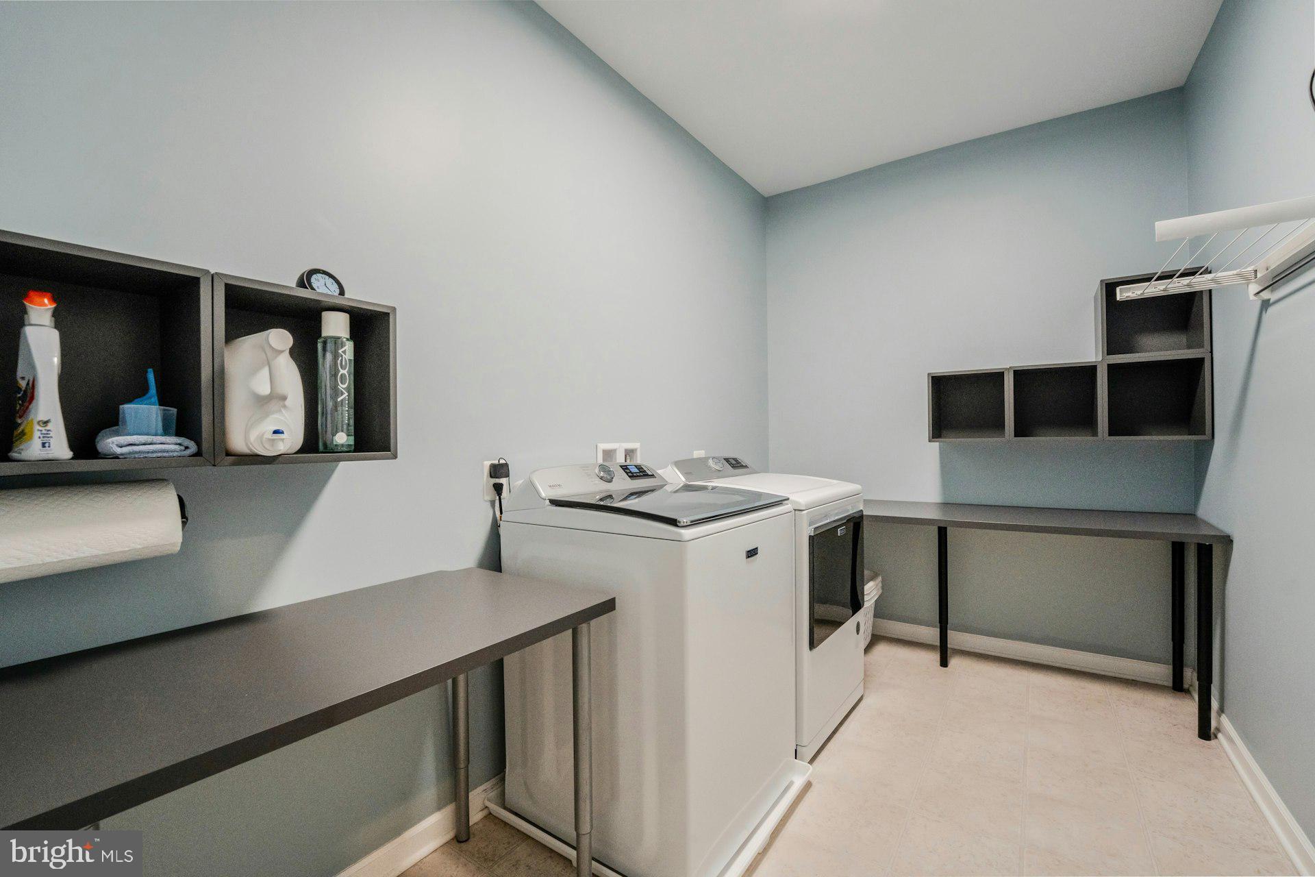 18120 Ridgewood Place Round Hill, VA 20141 - Photo 29 of 46 a utility room with dryer and washer