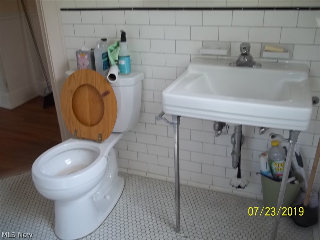1672 Wood Road Cleveland Heights, OH 44121 - Photo 14 of 23