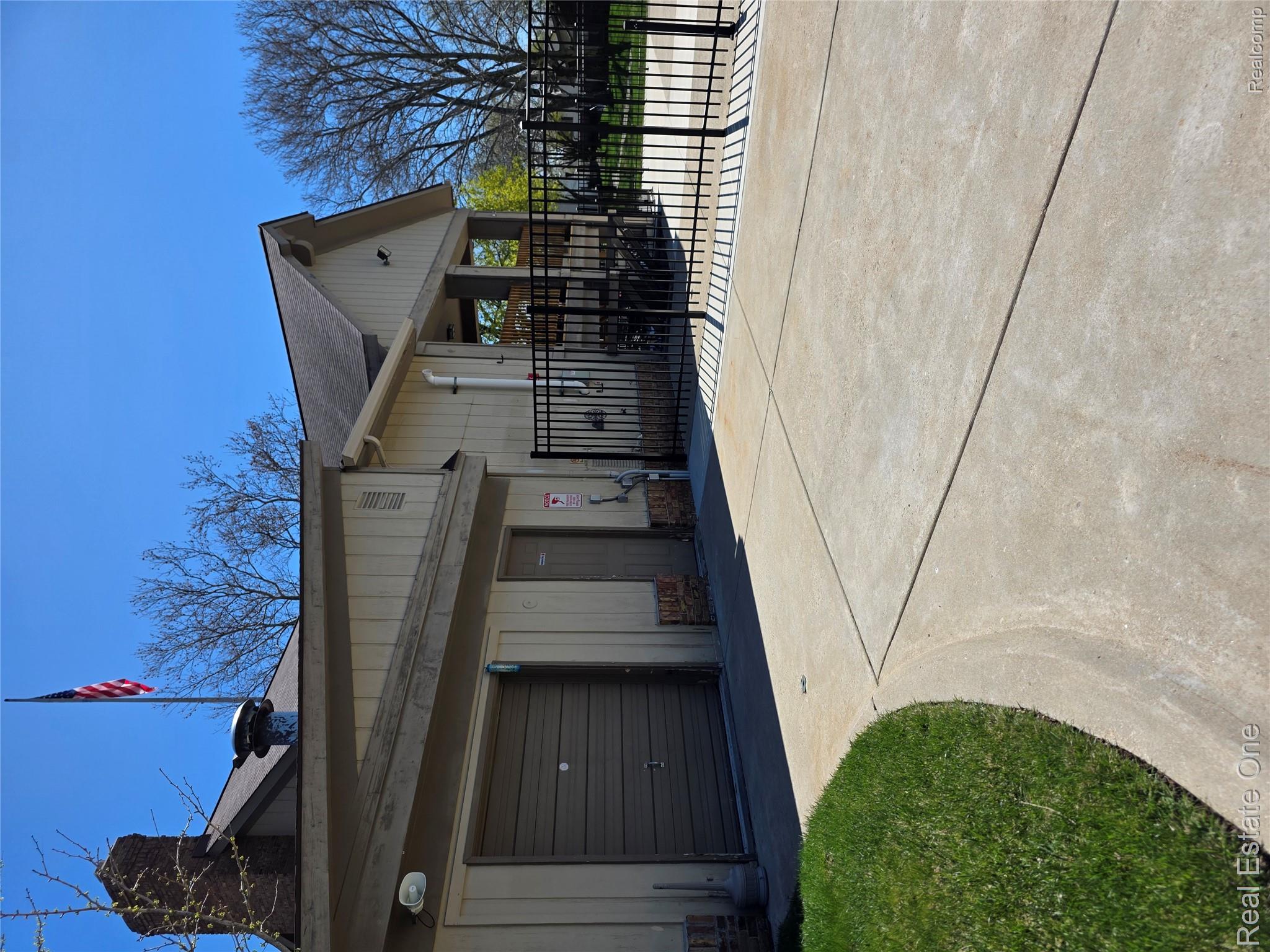 2898 Roundtree Drive Troy, MI 48083 - Photo 53 of 63