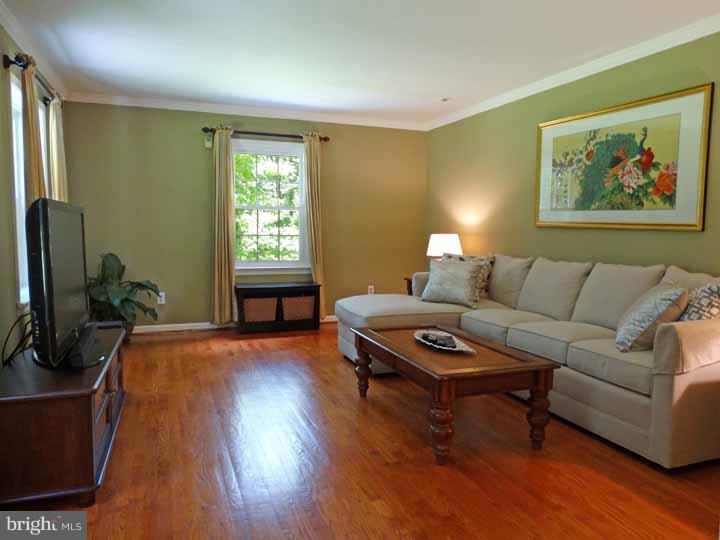 555 Country Club Road Phoenixville, PA 19460 - Photo 10 of 25 Living Room
