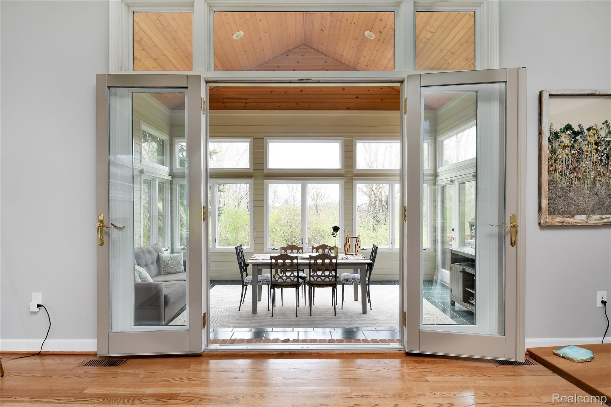 214 Ravineside Drive Milford, MI 48381 - Photo 13 of 46 DSC_2599.jpg