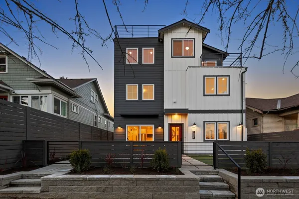 $1,150,000 | 1004 North 48th Street, Unit A, Seattle, WA 98103