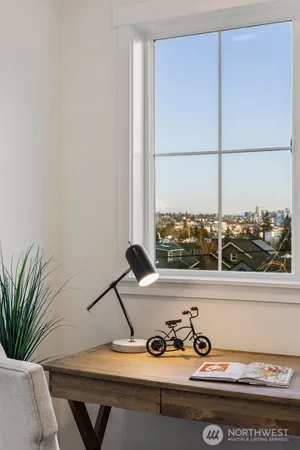 $1,150,000 | 1004 North 48th Street, Unit A, Seattle, WA 98103