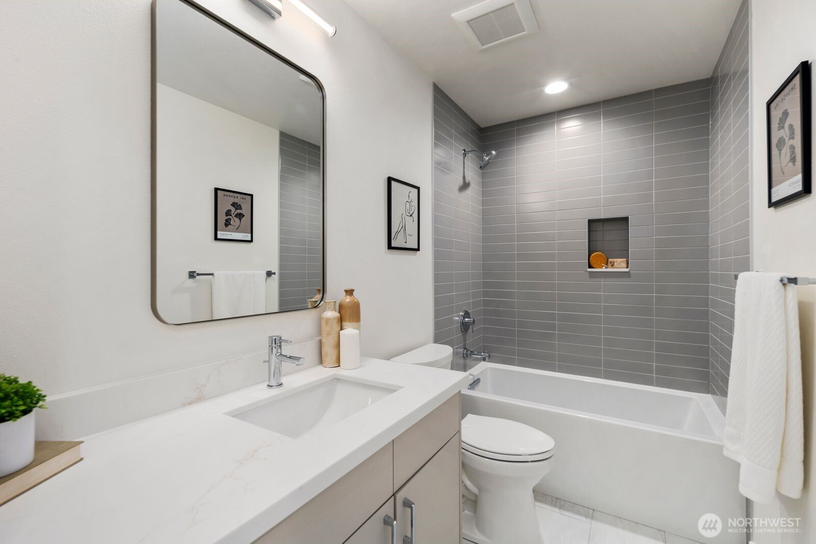 1004 North 48th Street, Unit A Seattle, WA 98103 - Photo 18 of 25