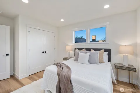 $1,150,000 | 1004 North 48th Street, Unit A, Seattle, WA 98103