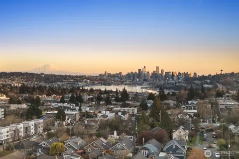 $1,150,000 | 1004 North 48th Street, Unit A, Seattle, WA 98103