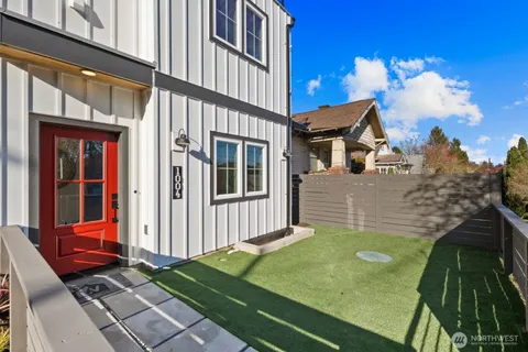 $1,150,000 | 1004 North 48th Street, Unit A, Seattle, WA 98103