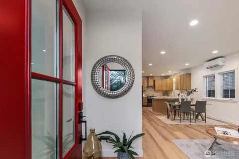 $1,150,000 | 1004 North 48th Street, Unit A, Seattle, WA 98103