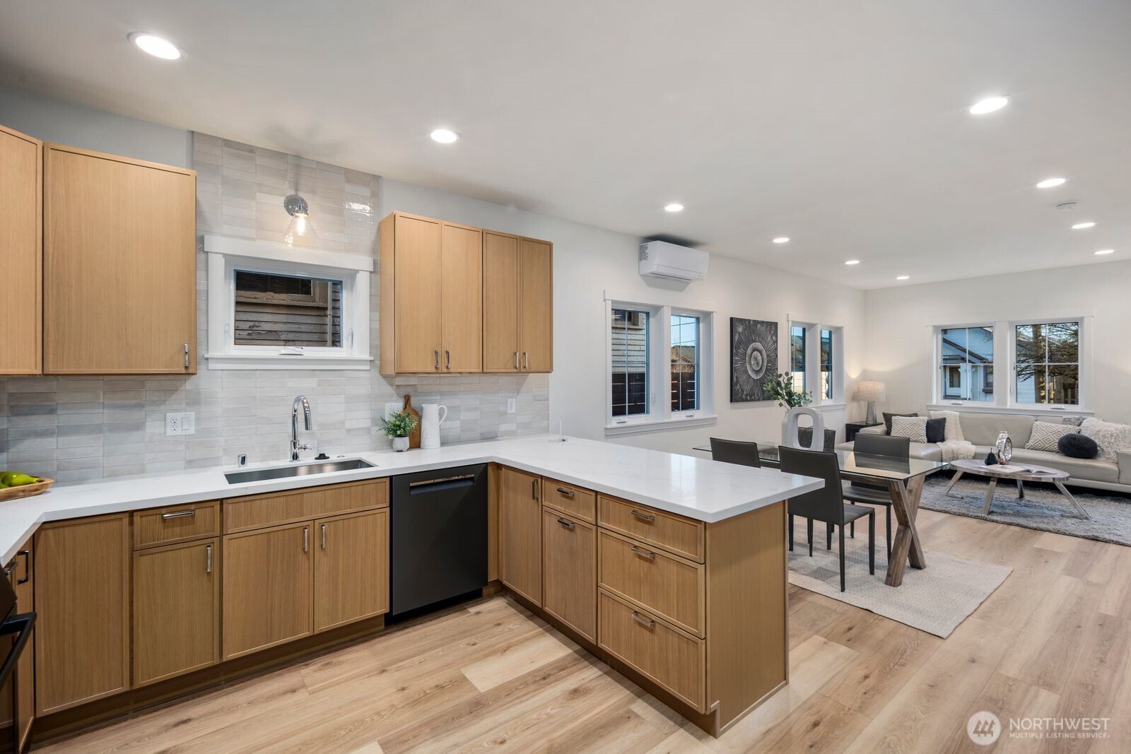 1004 North 48th Street, Unit A Seattle, WA 98103 - Photo 5 of 25