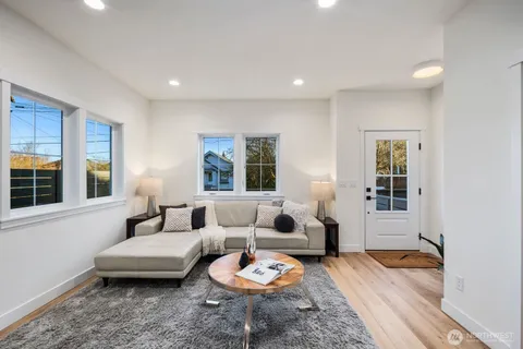 $1,150,000 | 1004 North 48th Street, Unit A, Seattle, WA 98103