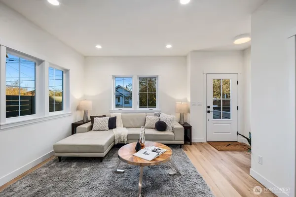 $1,150,000 | 1004 North 48th Street, Unit A, Seattle, WA 98103