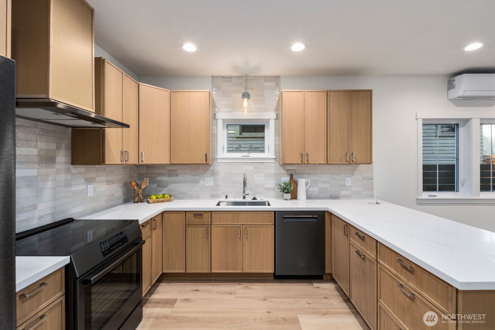 1004 North 48th Street, Unit A Seattle, WA 98103 - Photo 8 of 25