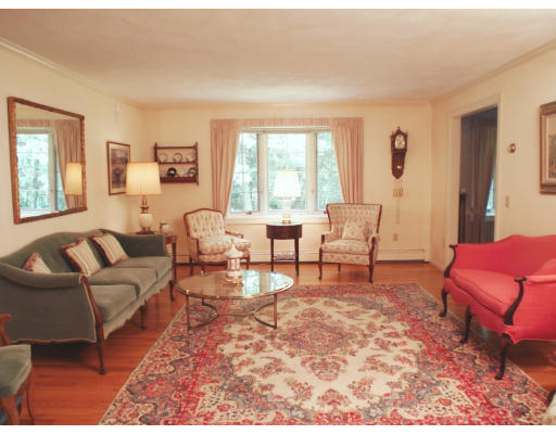 1 Crest Circle Lexington, MA 02421 - Photo 4 of 13 Gallery Image 4