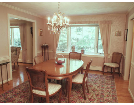 1 Crest Circle Lexington, MA 02421 - Photo 5 of 13 Gallery Image 5