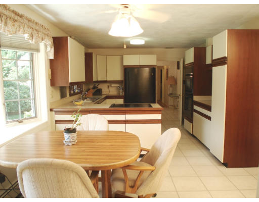 1 Crest Circle Lexington, MA 02421 - Photo 8 of 13 Gallery Image 8