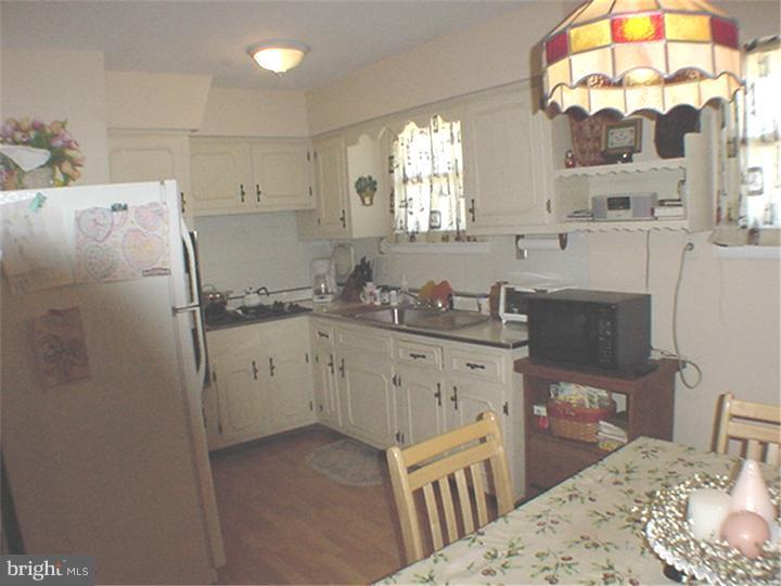 3418 Primrose Road Philadelphia, PA 19114 - Photo 2 of 17 Kitchen