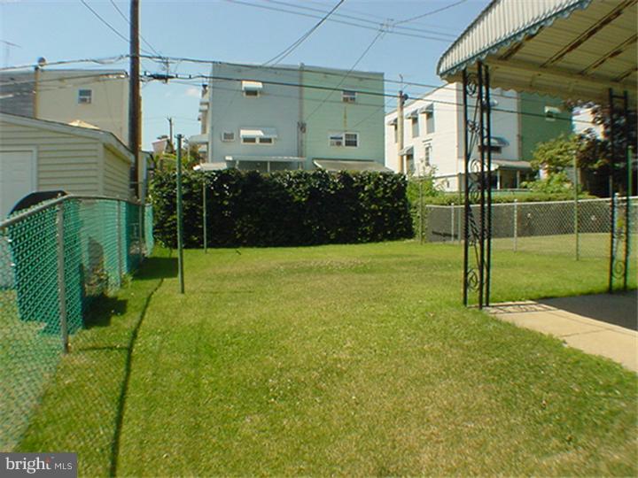 3418 Primrose Road Philadelphia, PA 19114 - Photo 17 of 17 View in Back