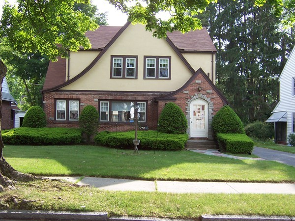 30 Bangor Street Springfield, MA 01118 - Photo 1 of 25 Gallery Image 1