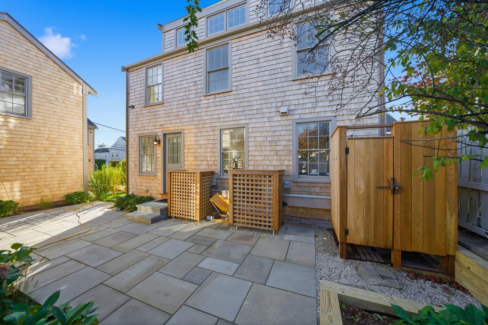 85 R Orange Street Nantucket, MA 02554 - Photo 19 of 40