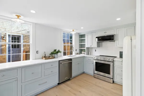 $3,395,000 | 85 R Orange Street, Nantucket, MA 02554